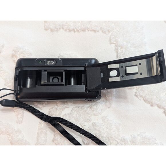 Vivitar Pocket Mate Motor Mini 110 Film Point and Shoot Auto Camera Untested - Picture 2 of 3